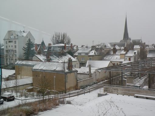  toits d'immeubles recouverts de neige